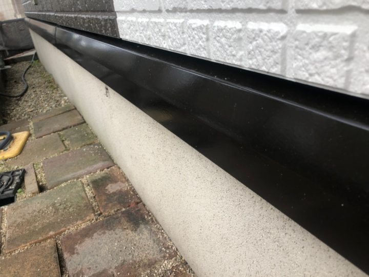 付帯部塗装・水切り施工後