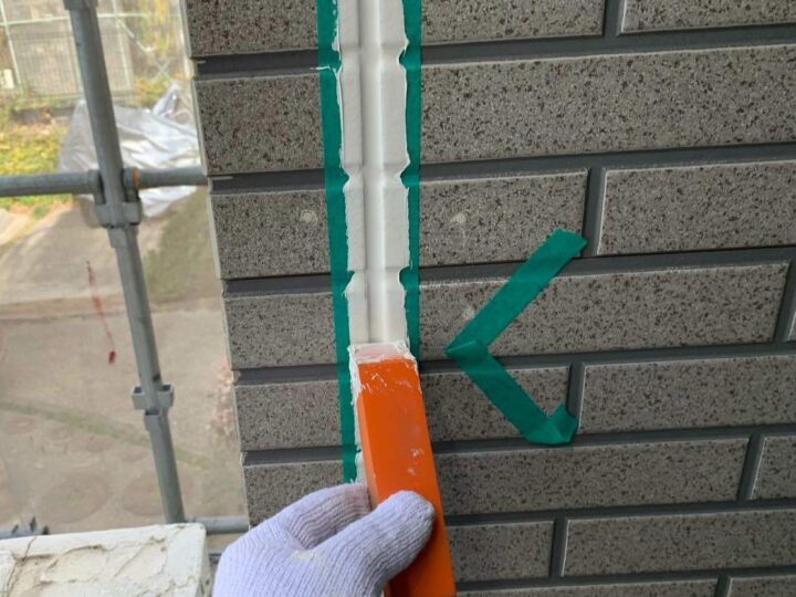仕上げ作業・目地シーリング