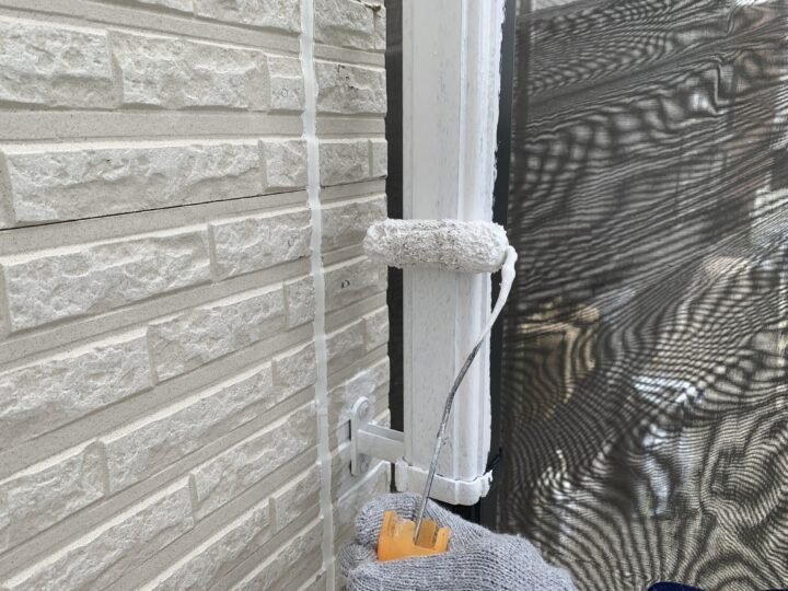 雨樋下塗り