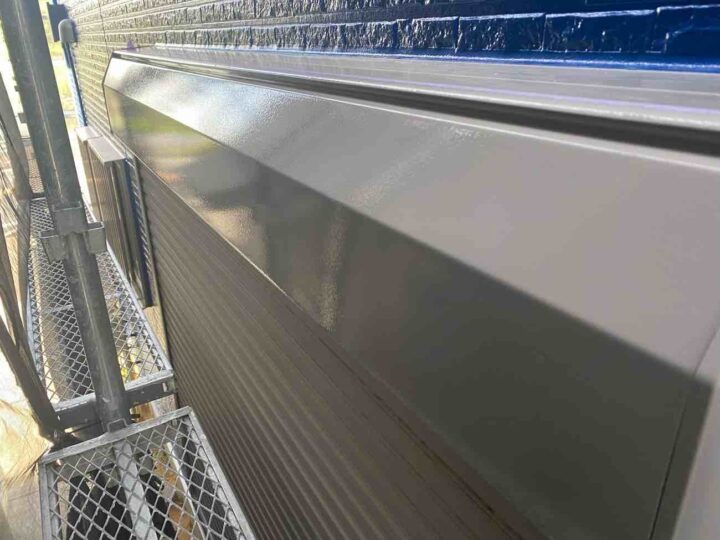 シャッターBOX上塗り