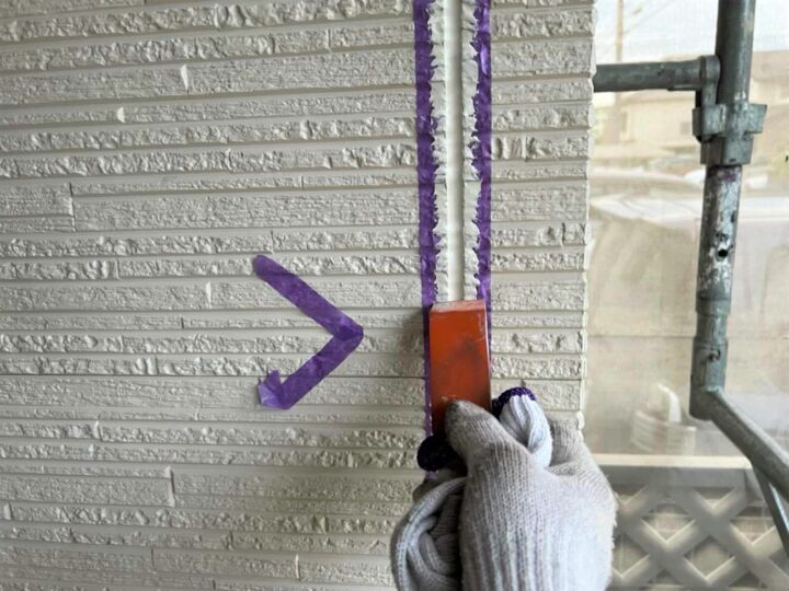 仕上げ作業(目地シーリング)