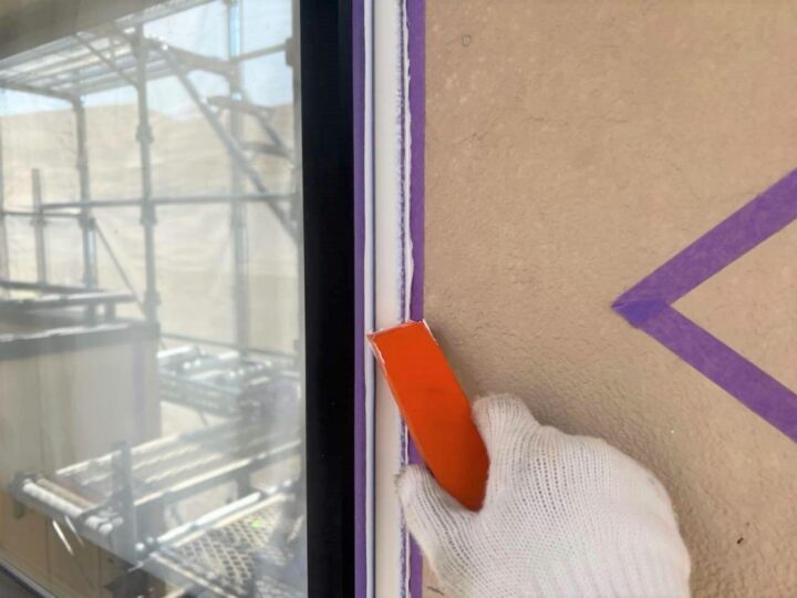 サッシ廻りシーリング(ヘラ仕上げ)