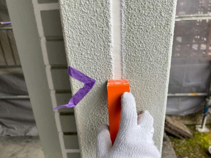 外壁 目地シーリング(ヘラ仕上げ)