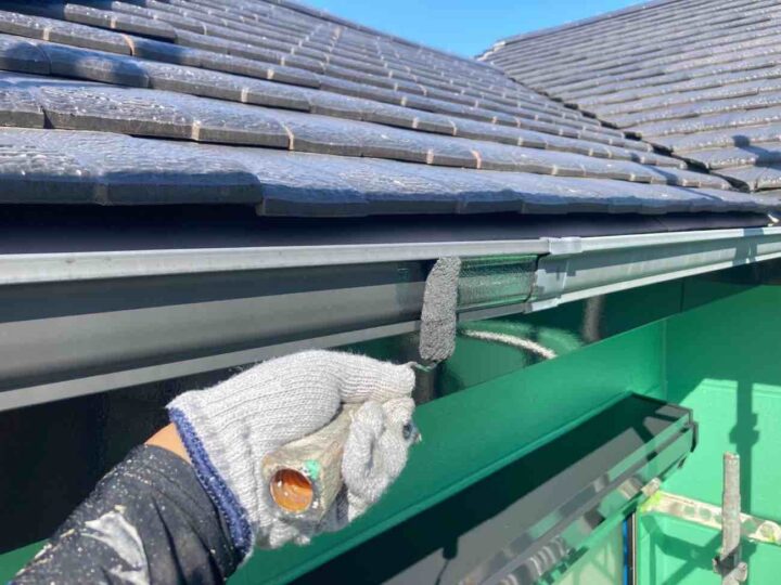 軒樋 上塗り1回目