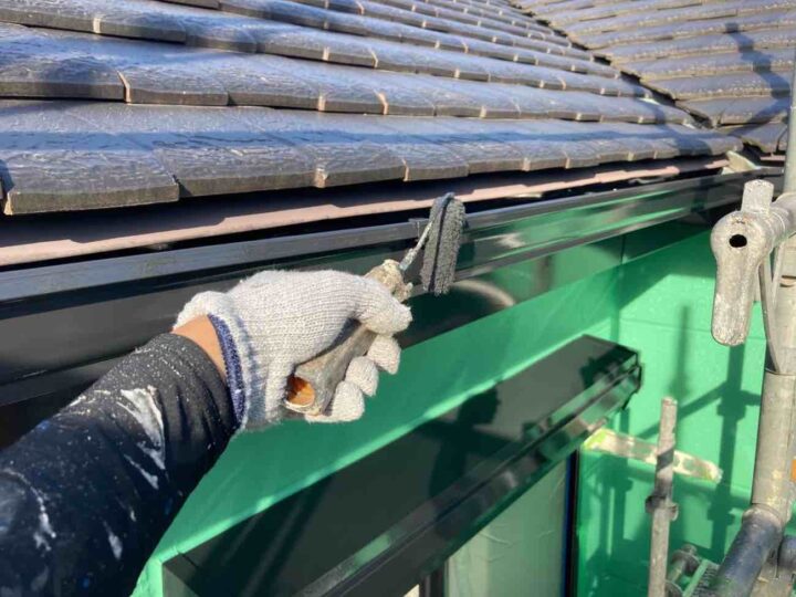 軒樋 上塗り2回目