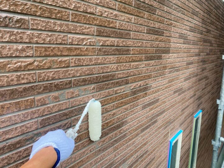 外壁塗装 クリア塗装1回目