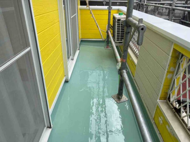 ベランダ防水 ウレタン塗布2回目
