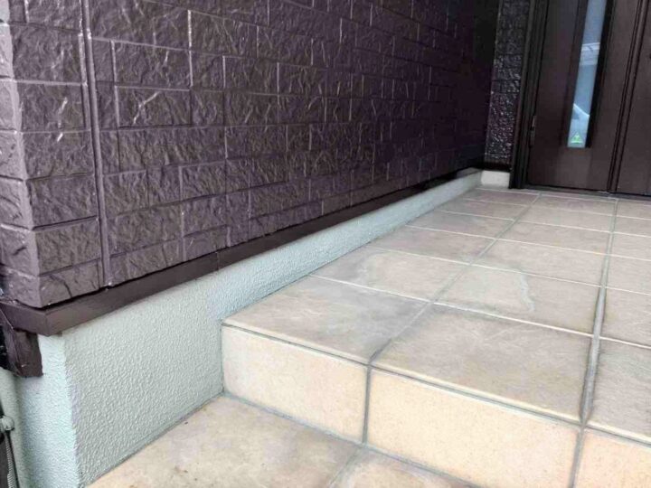 土台水切り 上塗り1回目施工後