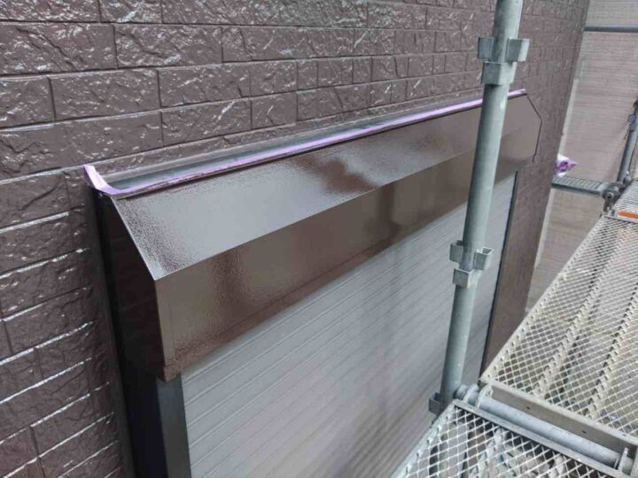 シャッターボックス 上塗り2回目施工後