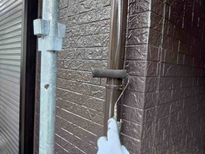 竪樋 上塗り2回目