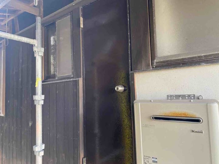 勝手口 上塗り2回目 施工後