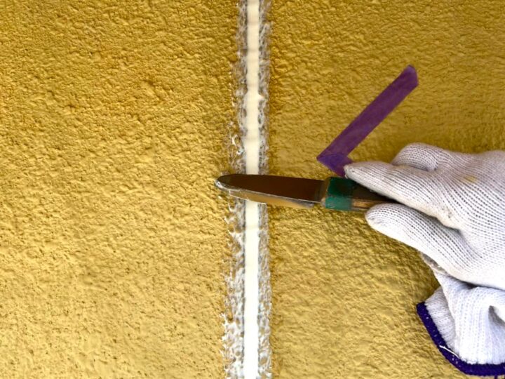 外壁 目地シーリング(ヘラ仕上げ)