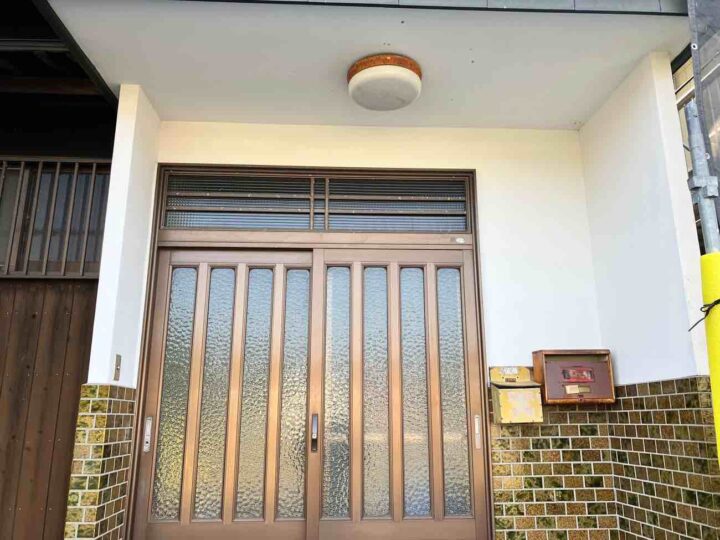 玄関 施工前