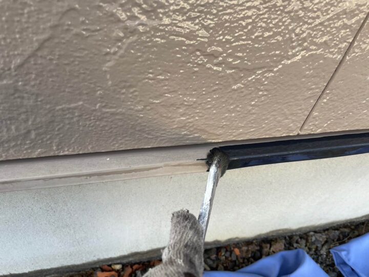 土台水切り 上塗り1回目