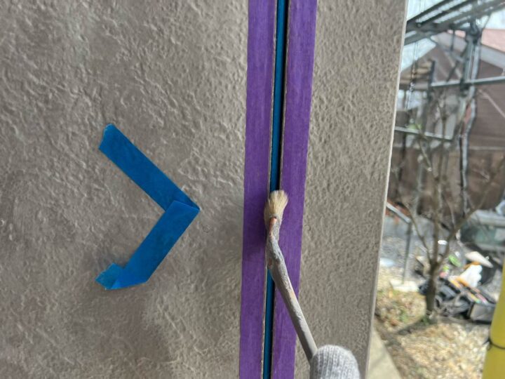 目地シーリング プライマー塗布