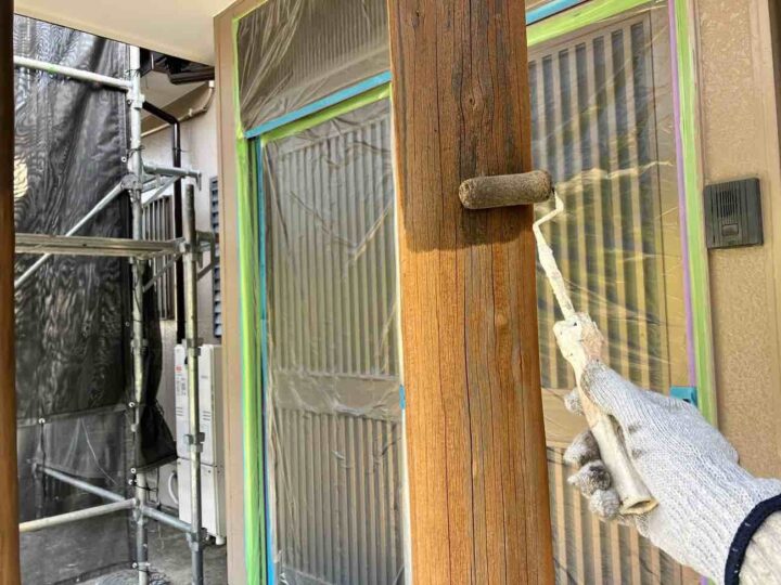 玄関ポーチ柱 上塗り1回目