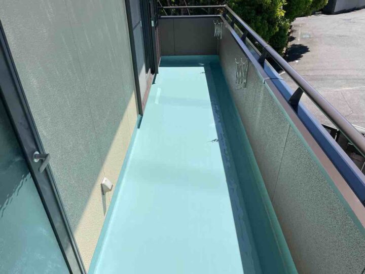 ベランダ防水 ウレタン塗布1回目