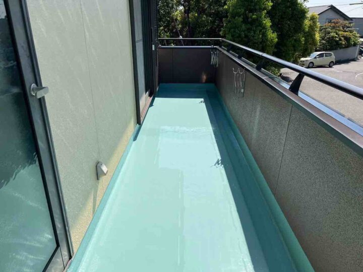 ベランダ防水 ウレタン塗布2回目