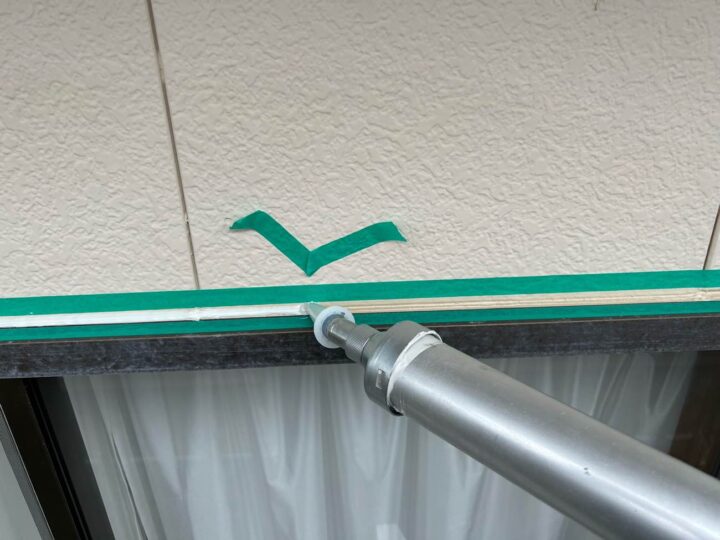 サッシ廻りシーリング (材料充填)