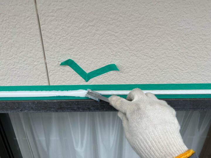 サッシ廻りシーリング(ヘラ仕上げ)