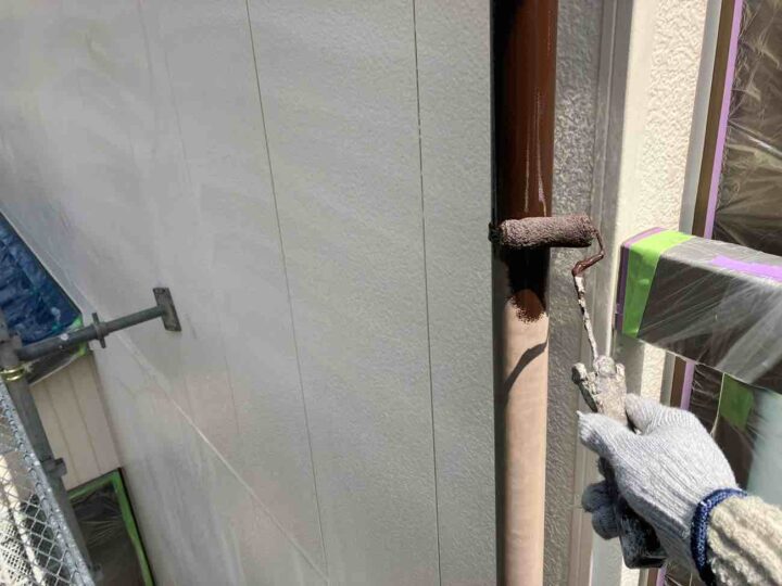 竪樋 上塗り1回目