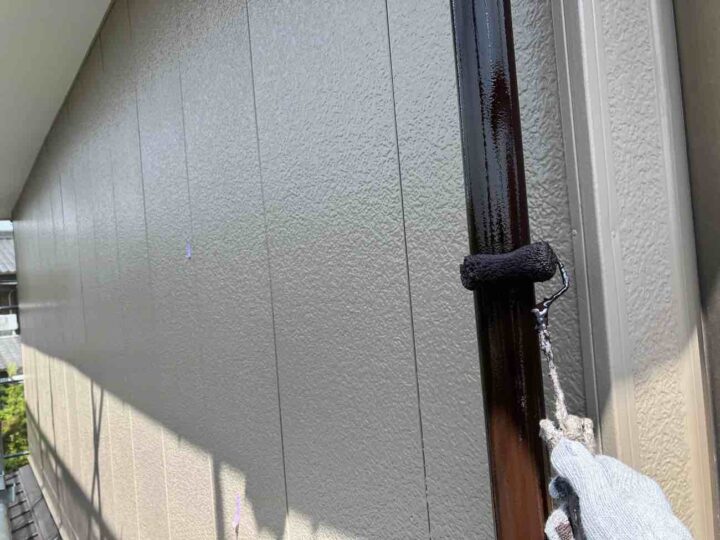 竪樋 上塗り2回目