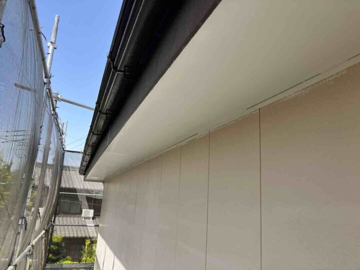 軒天 上塗り1回目 施工後
