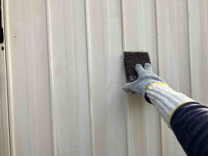 トタン壁 ケレン作業