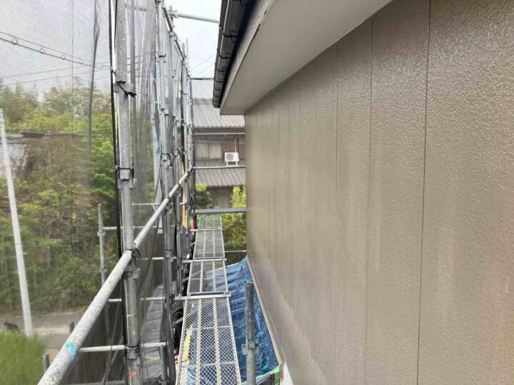 外壁塗装 中塗り 施工後