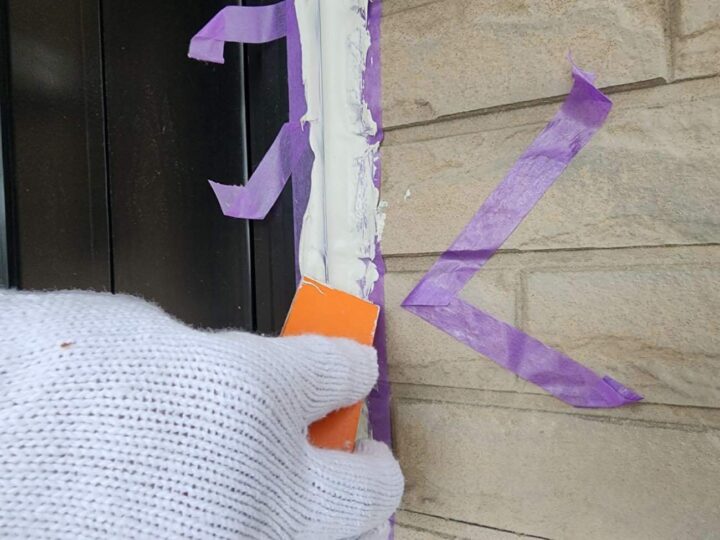 サッシ廻りシーリング(ヘラ仕上げ)