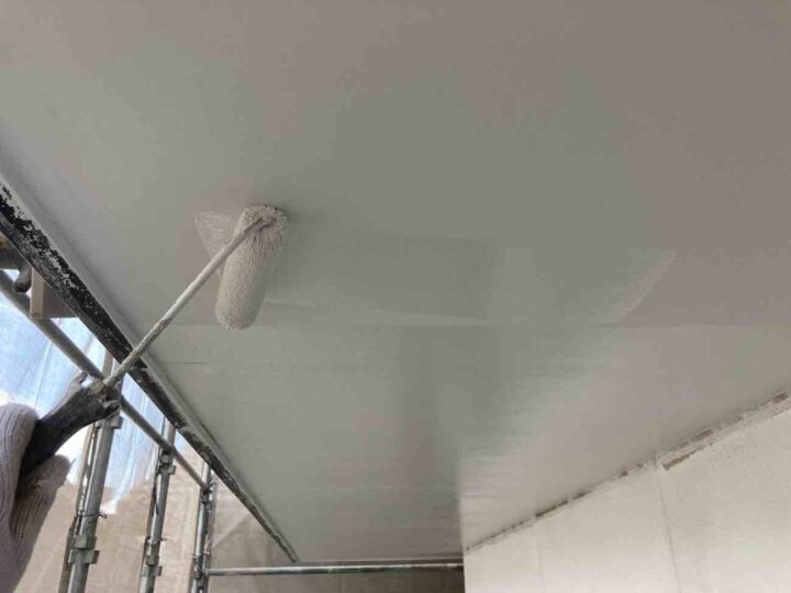 軒天 上塗り2回目