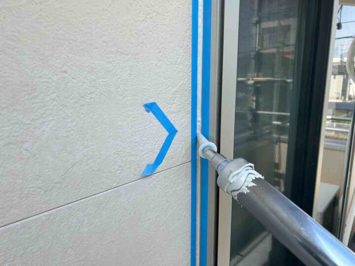 サッシ廻りシーリング (材料充填)