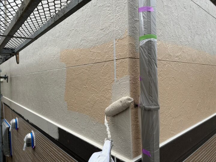 外壁塗装 中塗り