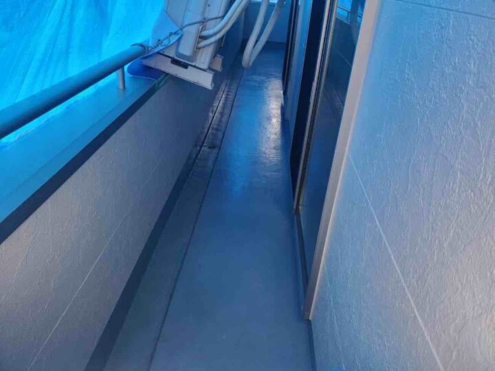 ベランダ防水 プライマー塗布