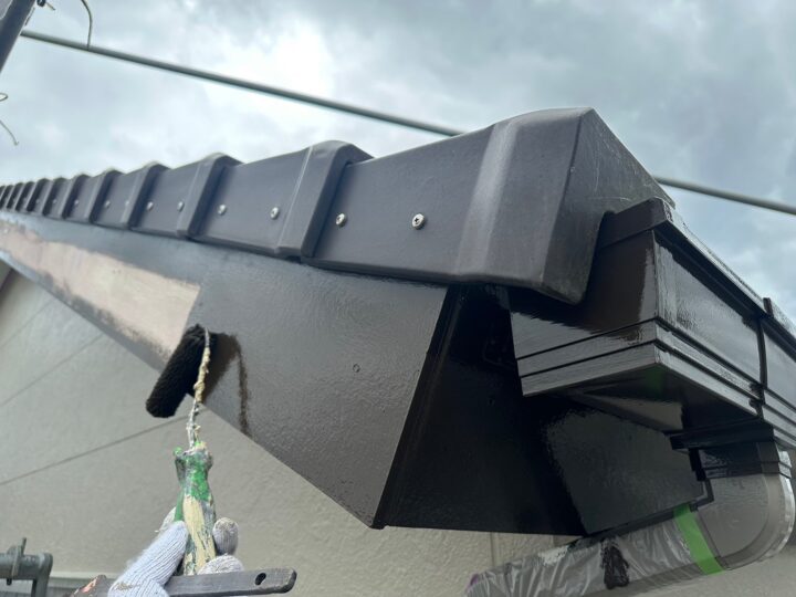 屋根 破風 上塗り1回目