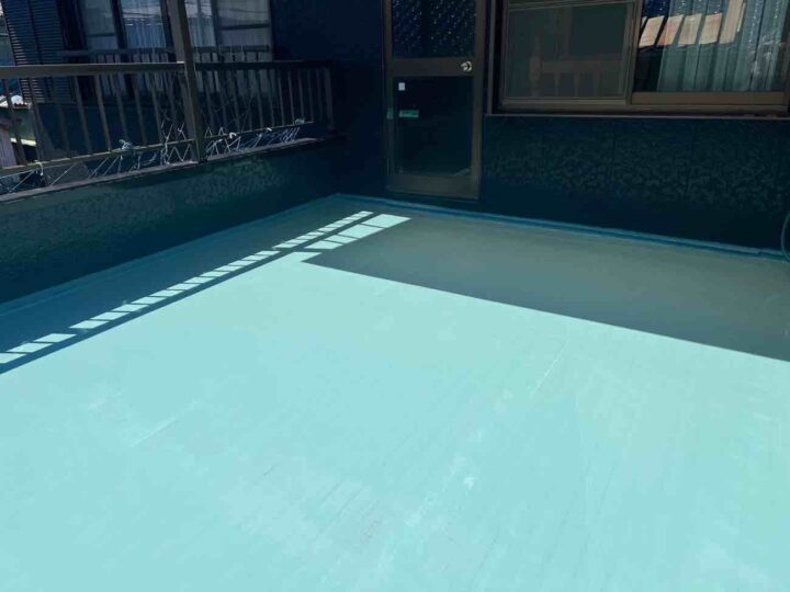 ベランダ ウレタン塗膜防水材塗布 1回目