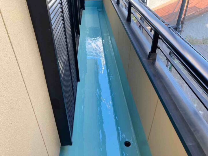 ベランダ防水 ウレタン塗布1回目