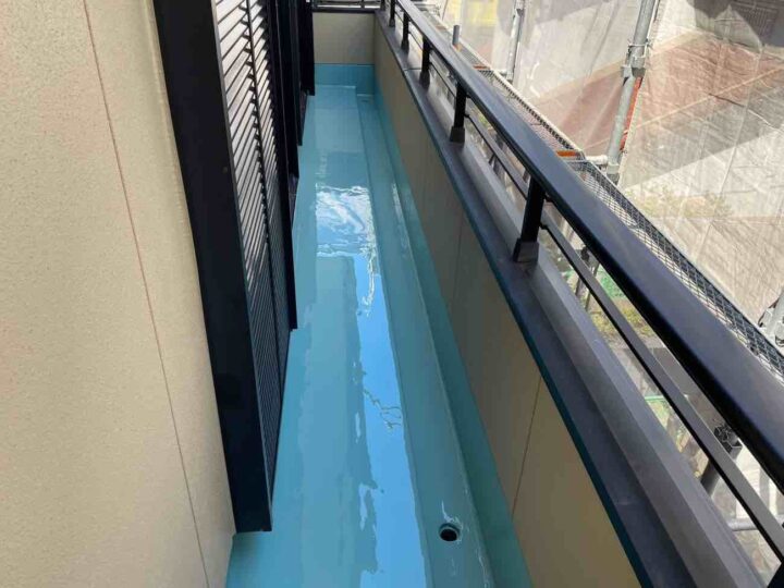 ベランダ防水 ウレタン塗布2回目