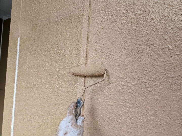 外壁塗装 中塗り