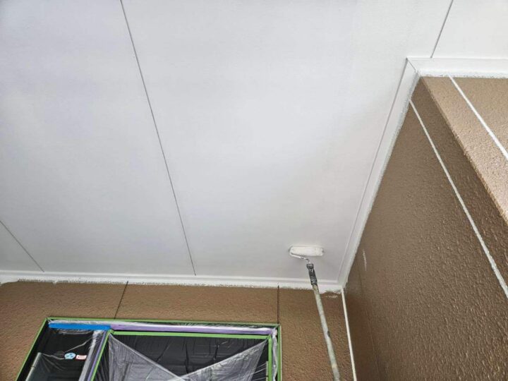 軒天 上塗り1回目