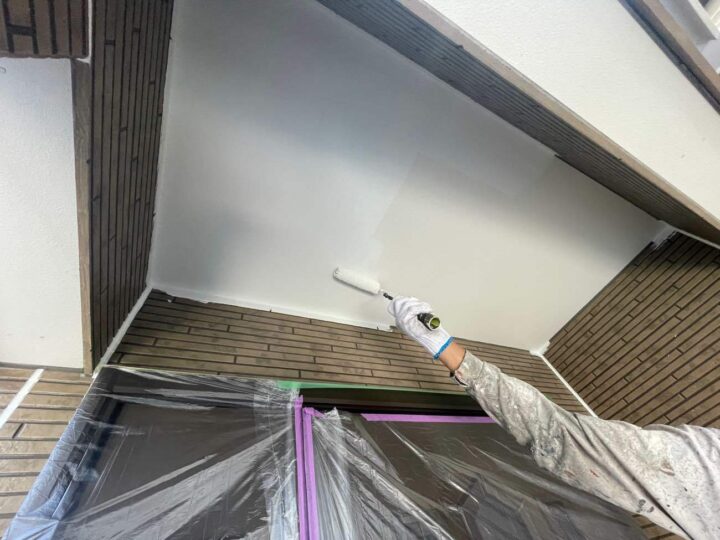 軒天 上塗り1回目