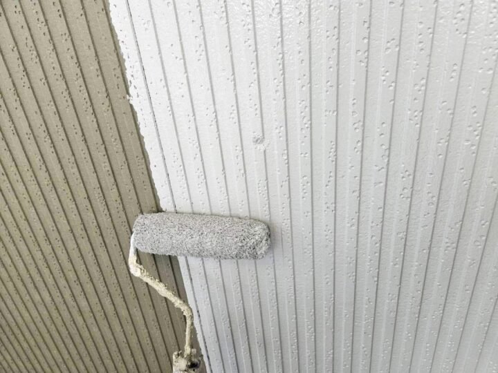 軒天 上塗り1回目