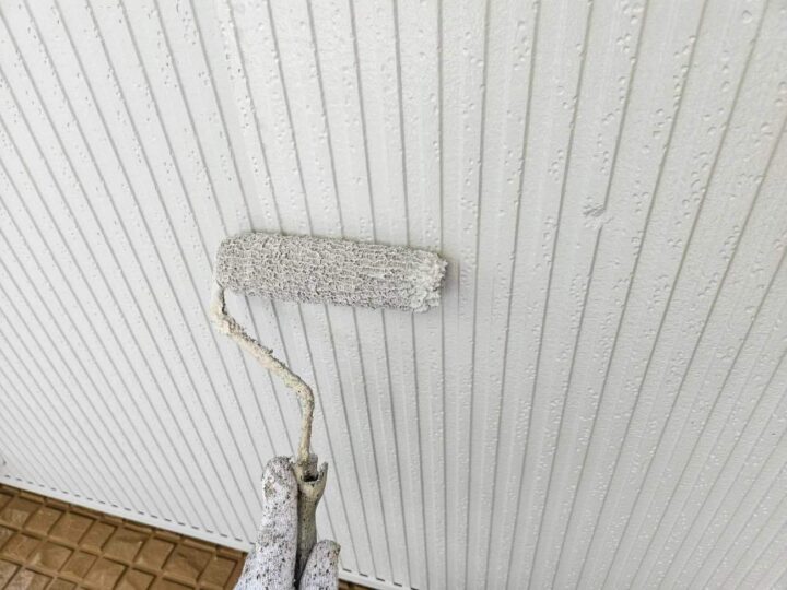 軒天 上塗り2回目