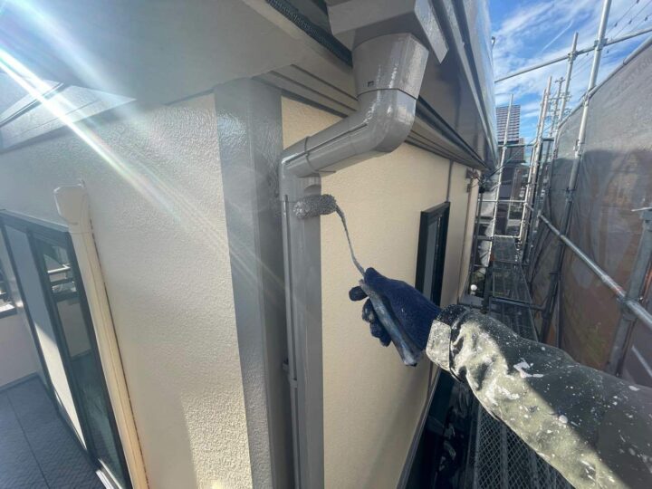 竪樋 上塗り2回目