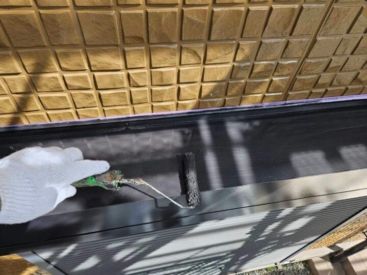 シャッターボックス 上塗り2回目