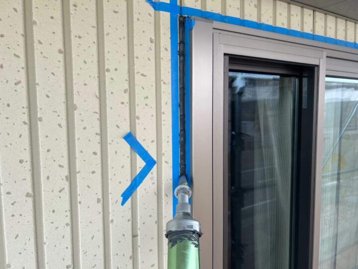 サッシ廻りシーリング (材料充填)