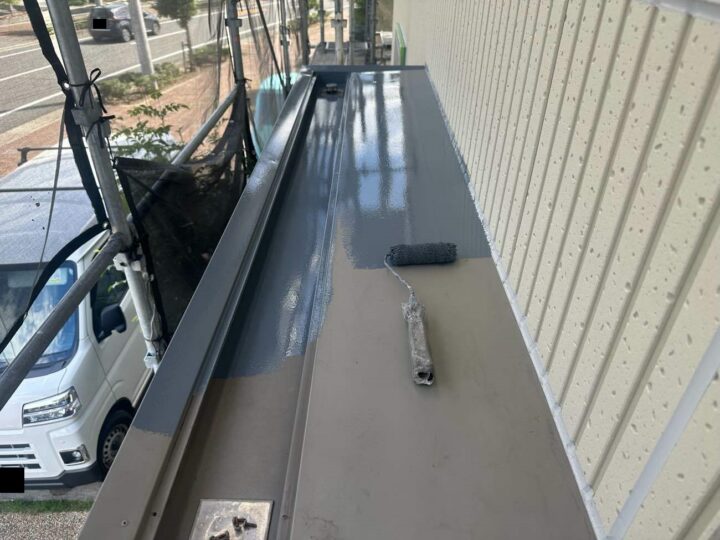 小庇 上塗り1回目