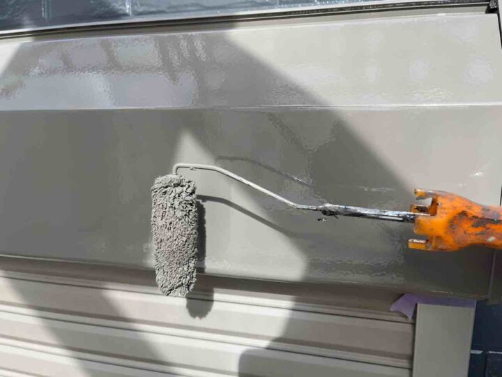 シャッターボックス 上塗り2回目