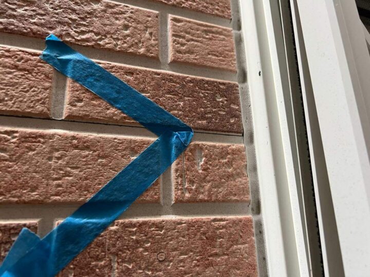 サッシ廻りシーリング (施工前)