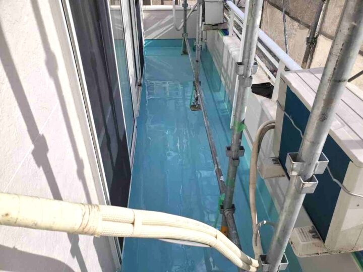 ベランダ防水 ウレタン塗布2回目
